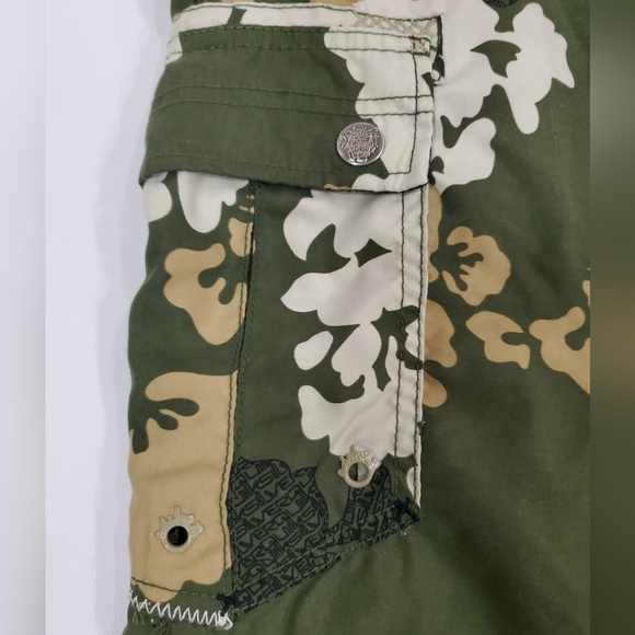 Quicksilver Boardshorts - Picture 3 of 5